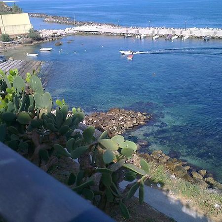 Trappeto Vacation Apartment 객실 사진
