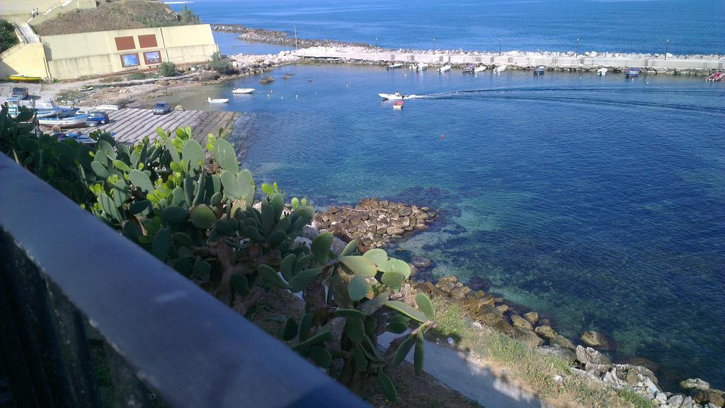 Trappeto Vacation Apartment 객실 사진